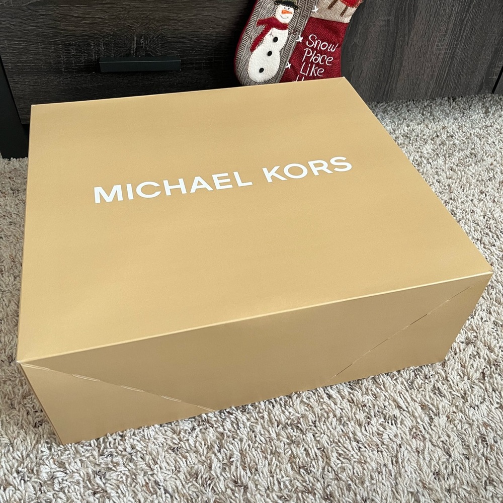 Michael Kors gift box🎈🎈